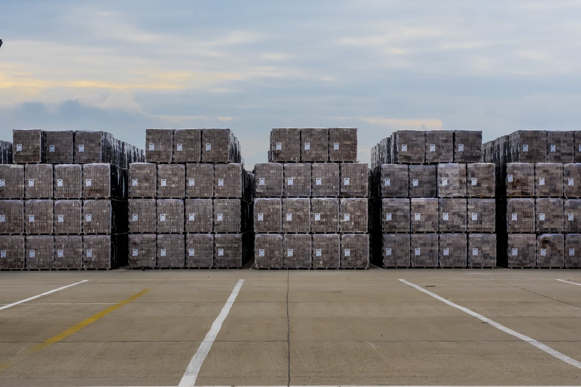 Magacinski prikaz dekorativnih cigli u Beogradu